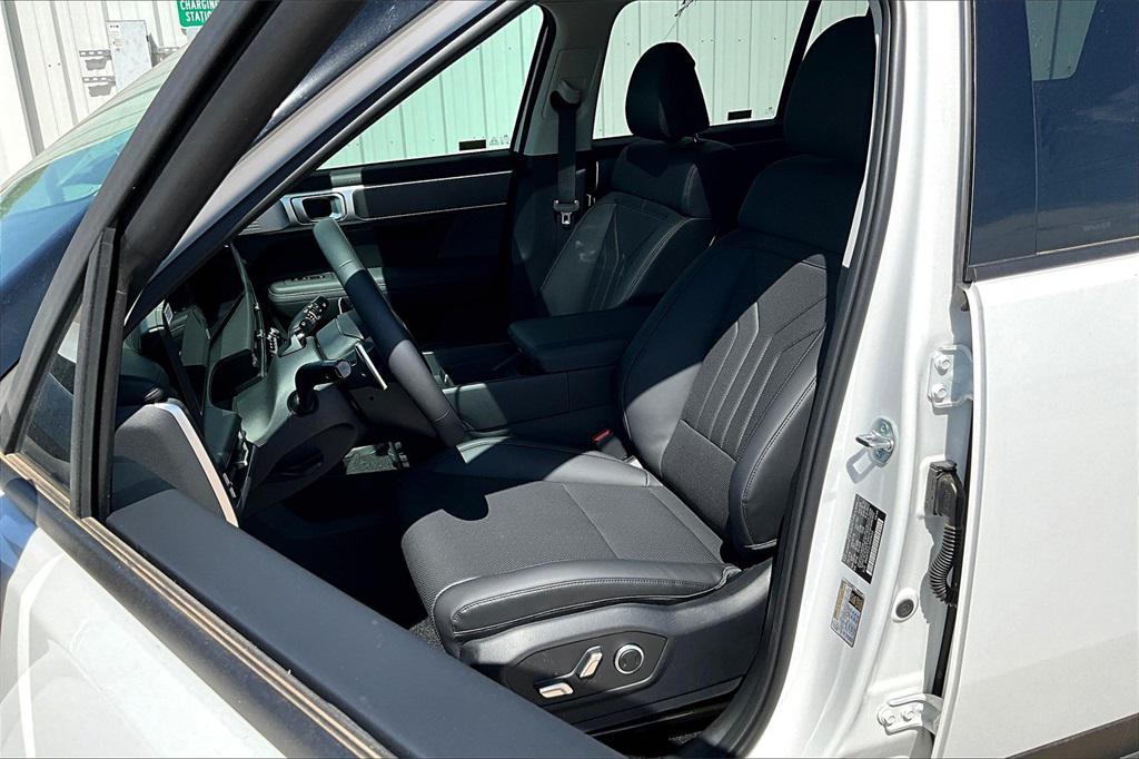 new 2025 Hyundai Santa Fe car, priced at $37,705