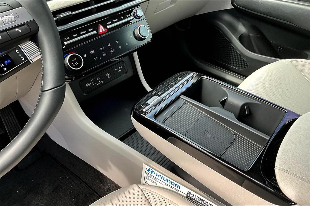 new 2025 Hyundai TUCSON Hybrid car, priced at $34,763