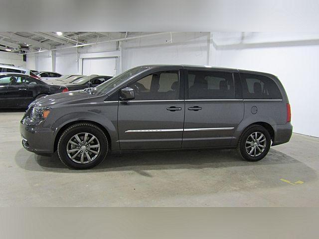 used 2016 Chrysler Town & Country car, priced at $12,995