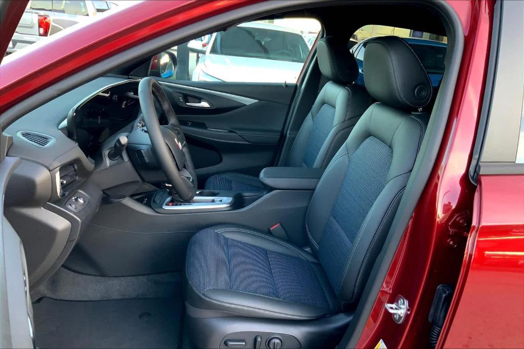 new 2025 Buick Envista car, priced at $25,880