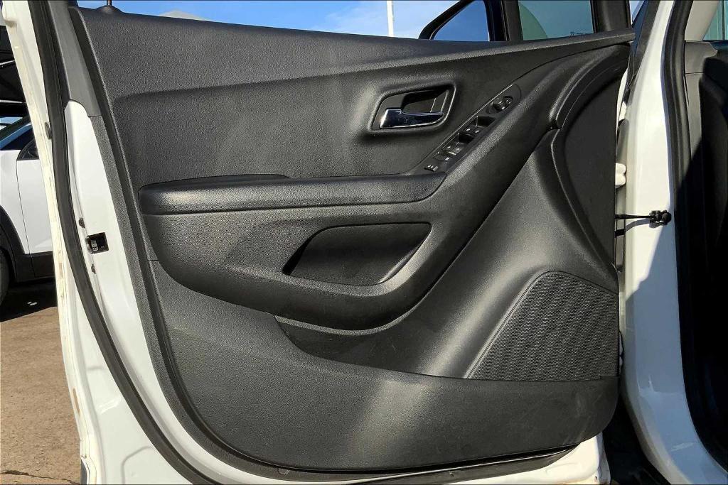 used 2022 Chevrolet Trax car, priced at $16,933