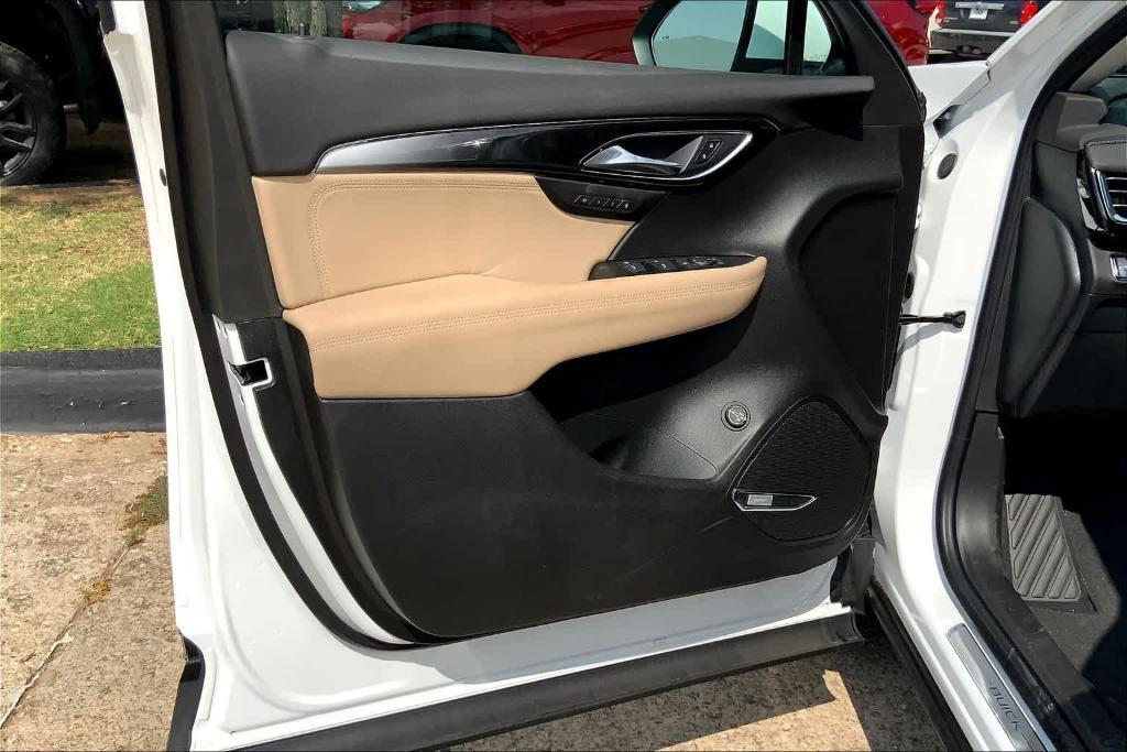 new 2024 Buick Envision car, priced at $33,645