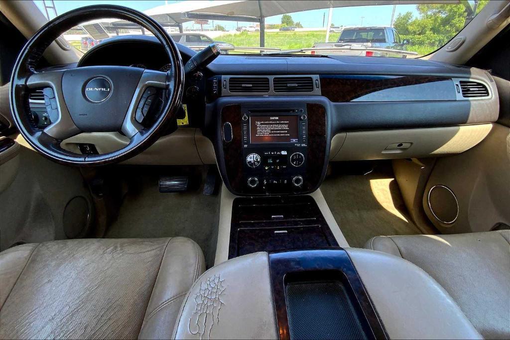 used 2014 GMC Yukon car, priced at $11,990