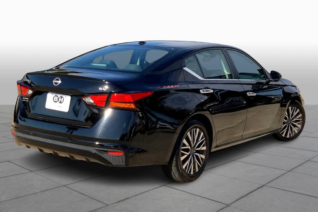 used 2023 Nissan Altima car, priced at $19,367