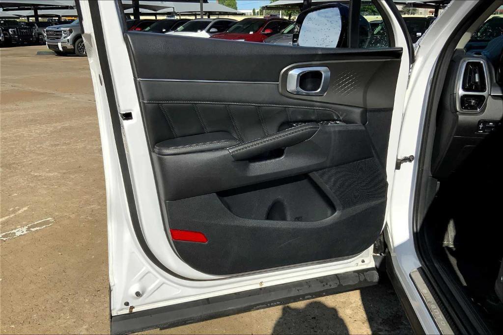 used 2023 Kia Sorento car, priced at $32,247