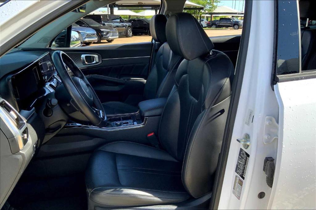 used 2023 Kia Sorento car, priced at $32,247