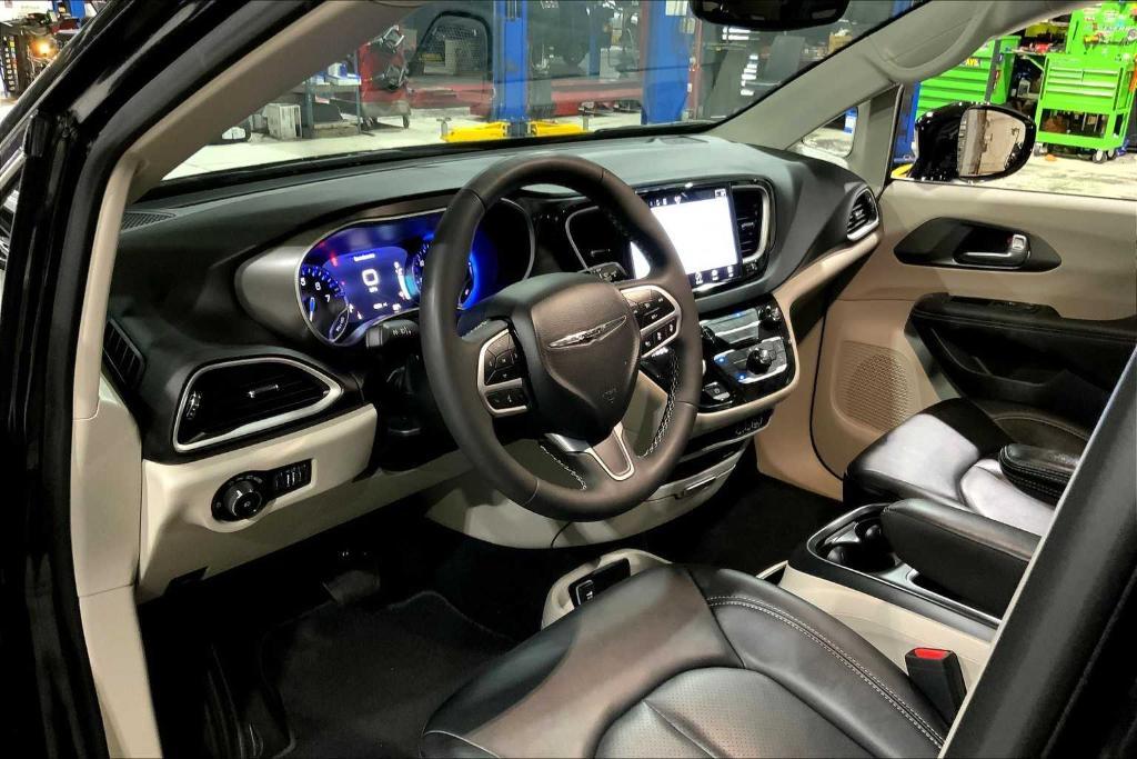 used 2024 Chrysler Pacifica car, priced at $29,771