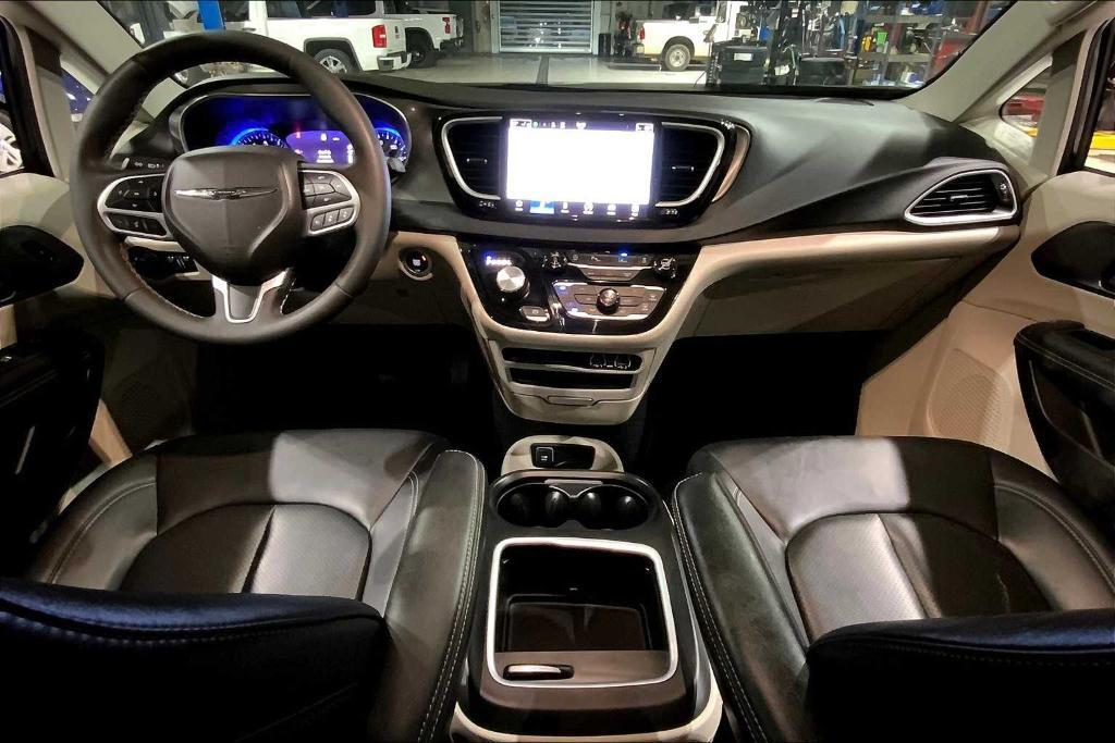 used 2024 Chrysler Pacifica car, priced at $29,771