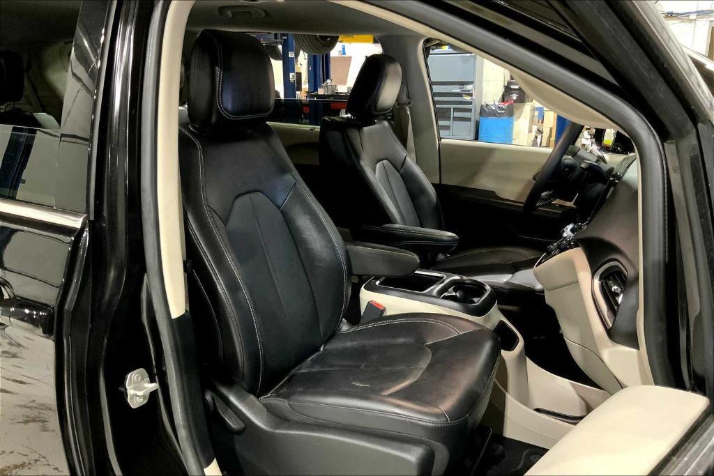 used 2024 Chrysler Pacifica car, priced at $29,771