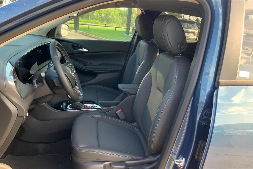 new 2025 Buick Encore GX car, priced at $22,685