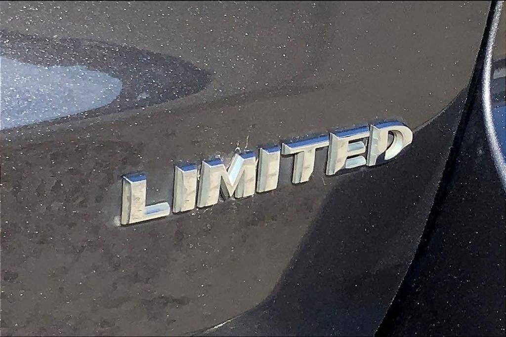 used 2018 Jeep Grand Cherokee car, priced at $12,896