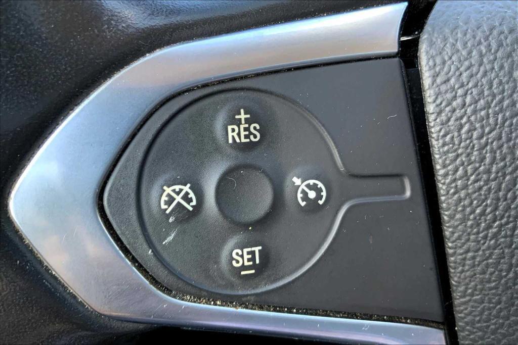 used 2020 Chevrolet Traverse car, priced at $19,153