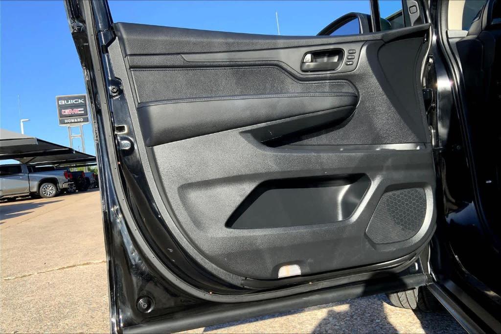 used 2025 Honda Odyssey car, priced at $40,046