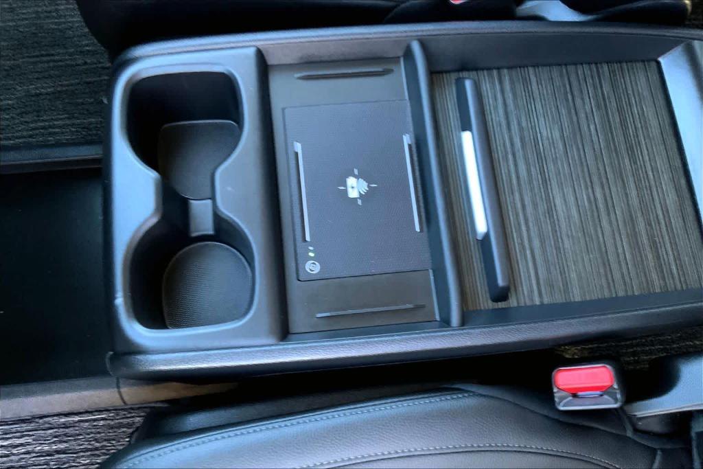 used 2025 Honda Odyssey car, priced at $40,046