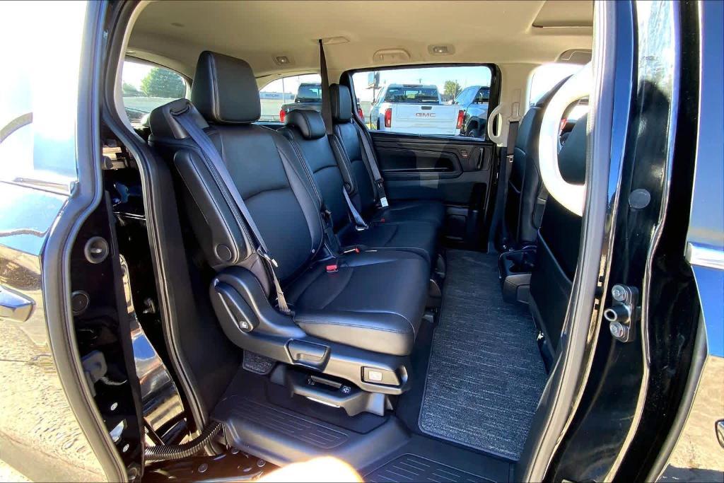 used 2025 Honda Odyssey car, priced at $40,046