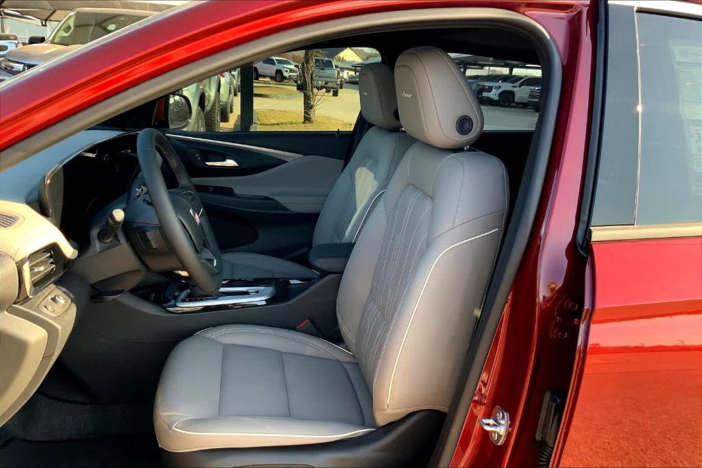 new 2025 Buick Envista car, priced at $30,860