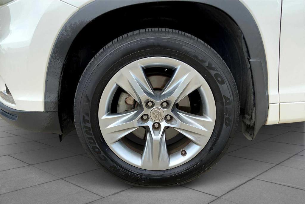 used 2015 Toyota Highlander car, priced at $15,855