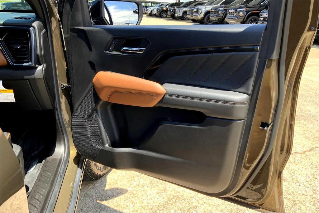 used 2023 GMC Canyon car, priced at $40,987