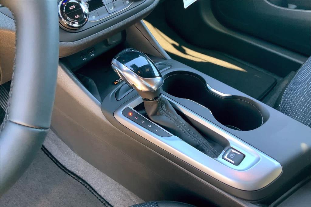 new 2025 Buick Envista car, priced at $25,880