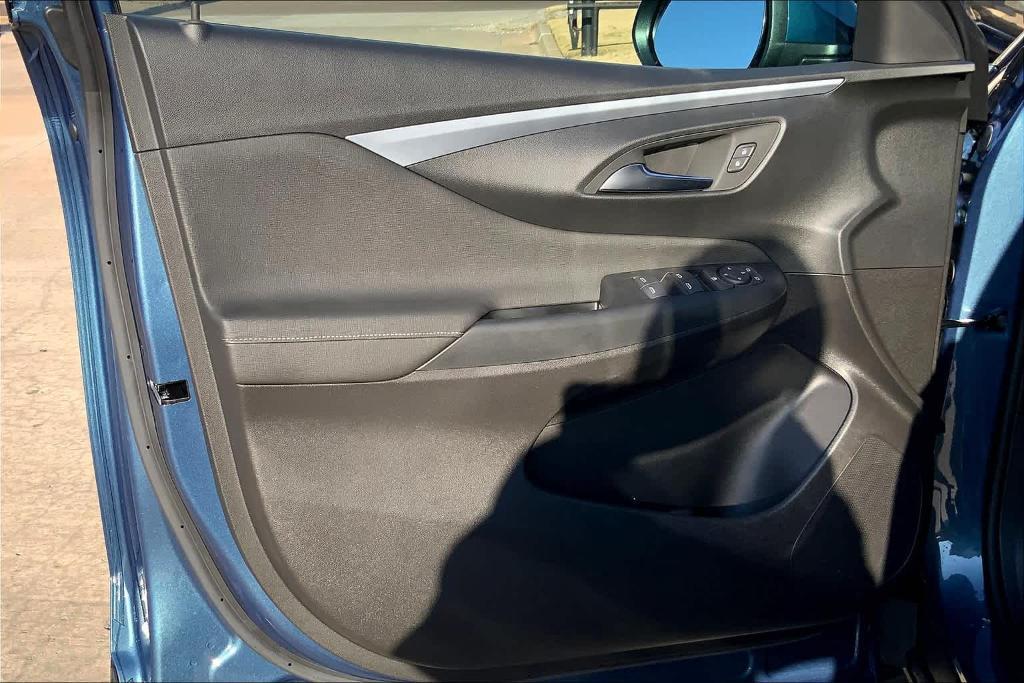 new 2025 Buick Envista car, priced at $25,285