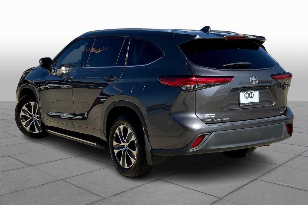 used 2022 Toyota Highlander car, priced at $32,505