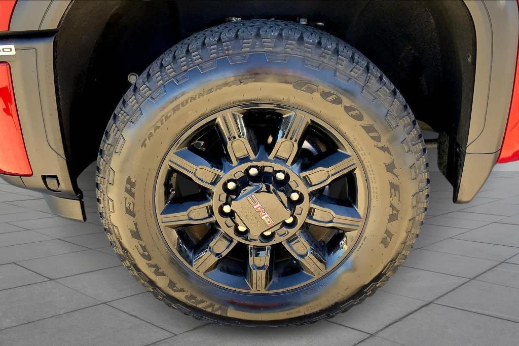 used 2025 GMC Sierra 2500 car, priced at $78,797