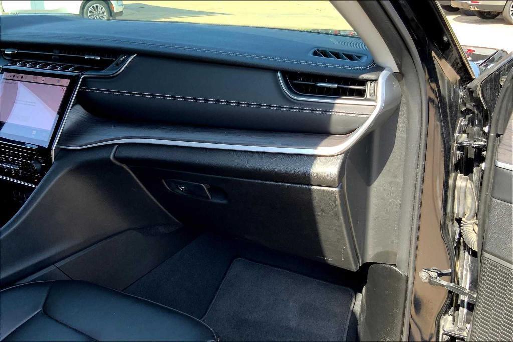 used 2024 Jeep Grand Cherokee car, priced at $40,577