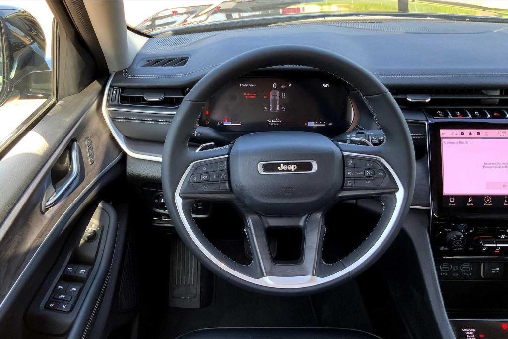 used 2024 Jeep Grand Cherokee car, priced at $40,577