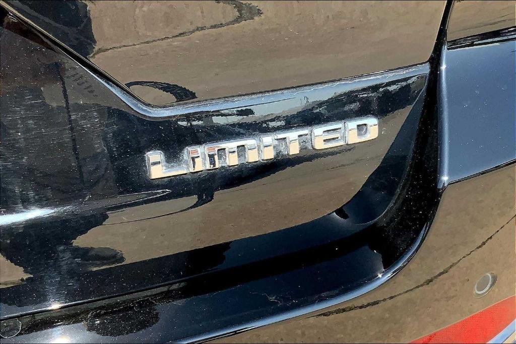 used 2024 Jeep Grand Cherokee car, priced at $40,577