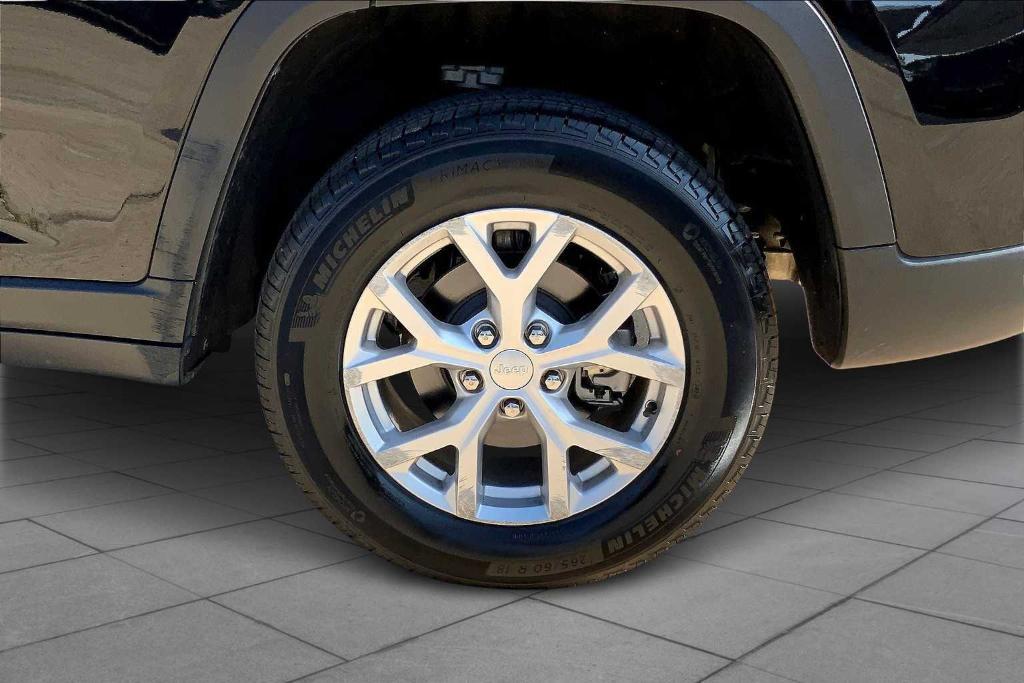 used 2024 Jeep Grand Cherokee car, priced at $40,577