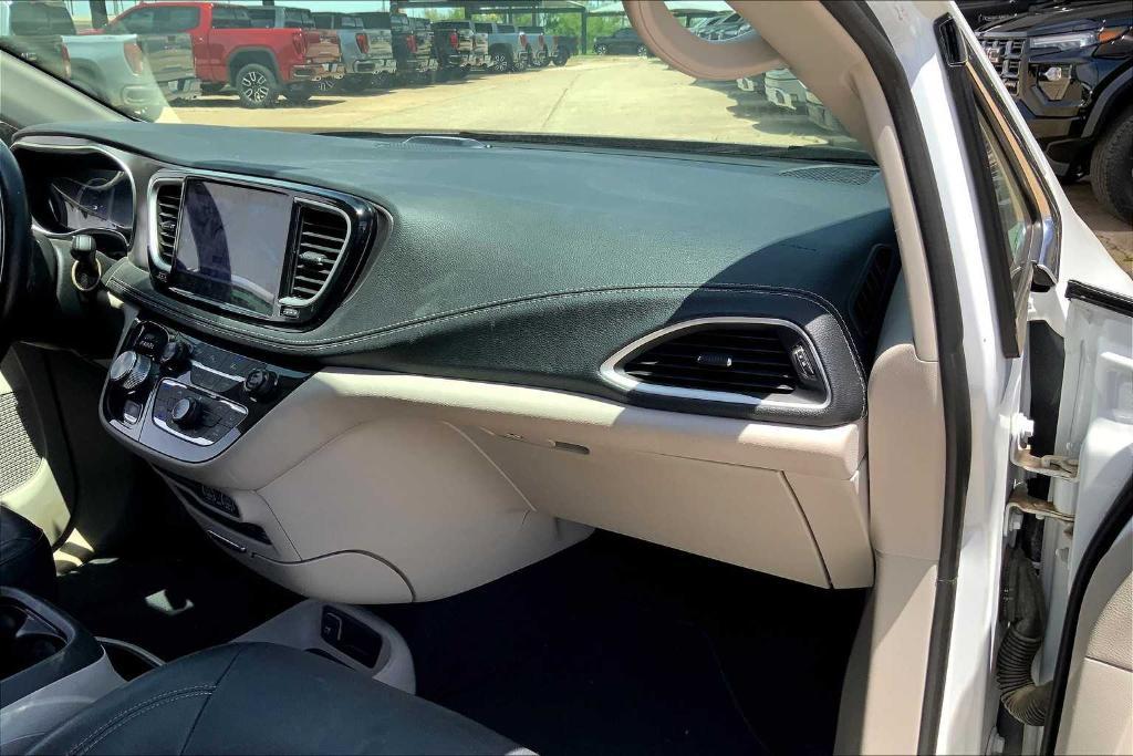used 2022 Chrysler Pacifica Hybrid car, priced at $23,941