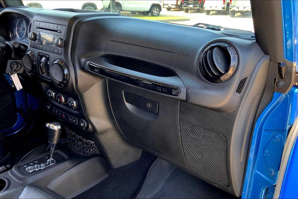 used 2015 Jeep Wrangler Unlimited car, priced at $21,233