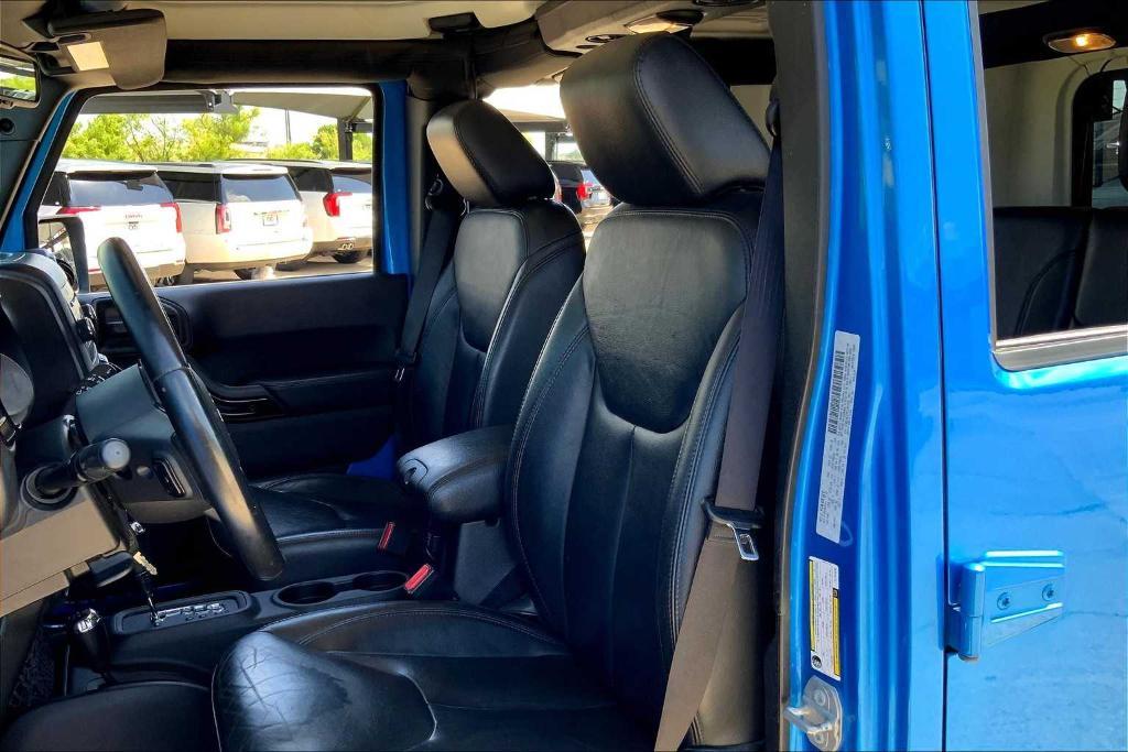 used 2015 Jeep Wrangler Unlimited car, priced at $21,233