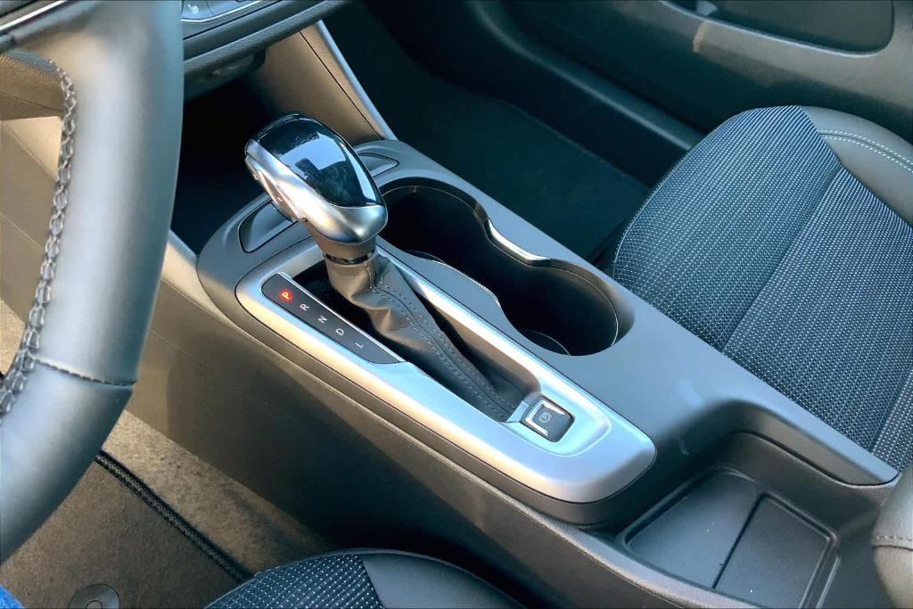 new 2025 Buick Envista car, priced at $25,385