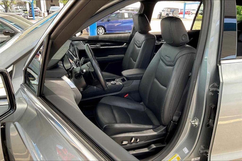 used 2024 Cadillac XT6 car, priced at $40,682