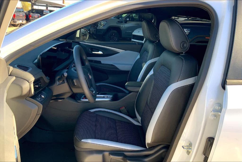 new 2025 Buick Envista car, priced at $23,795