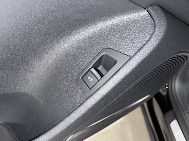 used 2024 Audi Q7 car, priced at $45,861