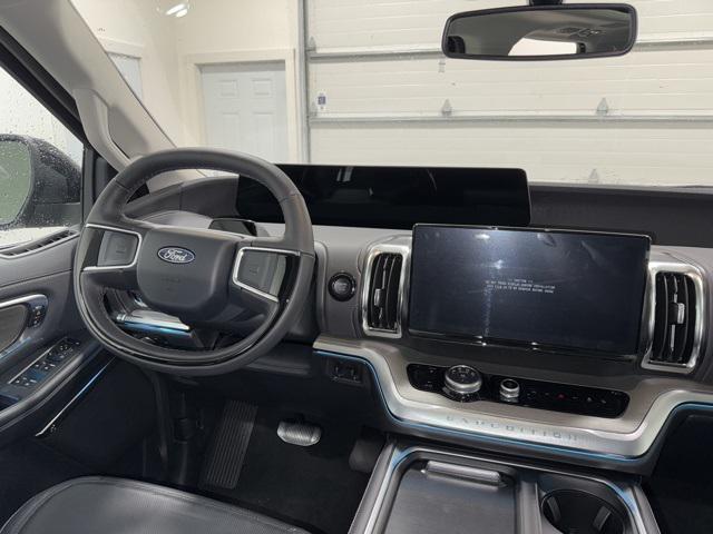 new 2025 Ford Expedition car, priced at $77,303
