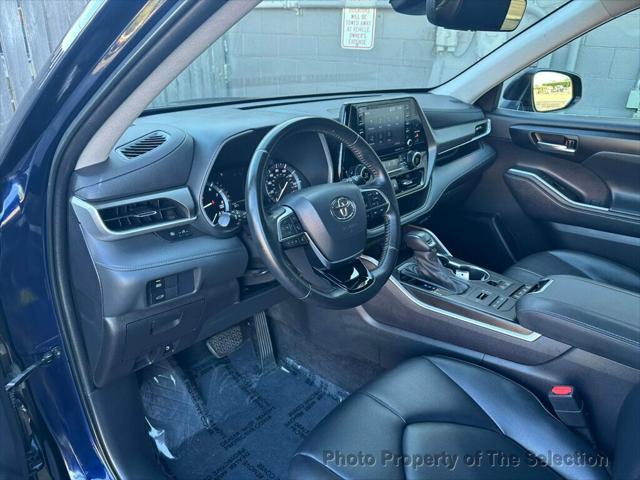 used 2021 Toyota Highlander car, priced at $28,900