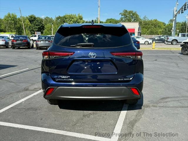 used 2021 Toyota Highlander car, priced at $28,900