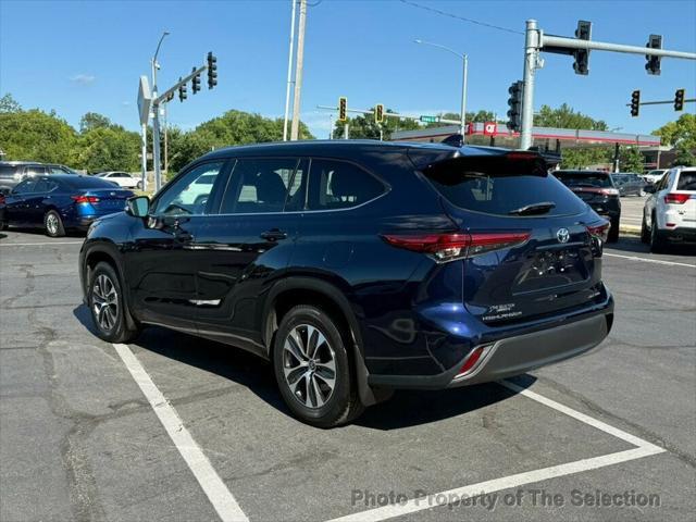 used 2021 Toyota Highlander car, priced at $28,900