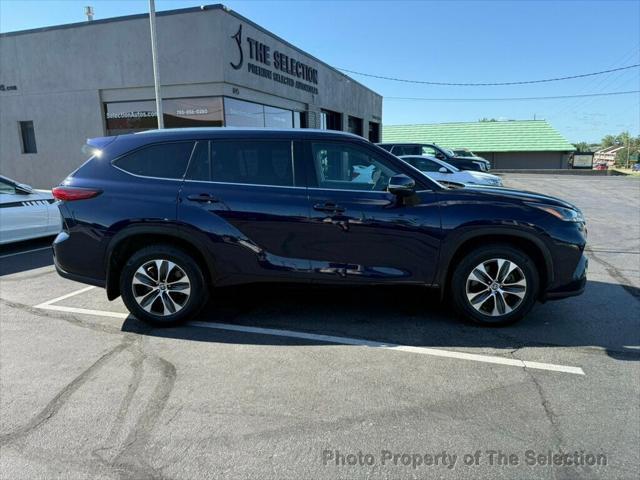 used 2021 Toyota Highlander car, priced at $28,900