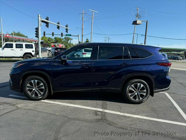 used 2021 Toyota Highlander car, priced at $28,900