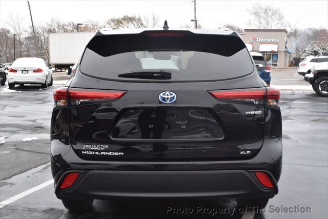 used 2021 Toyota Highlander Hybrid car, priced at $33,400