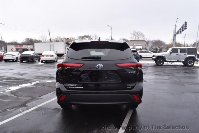 used 2021 Toyota Highlander Hybrid car, priced at $33,400