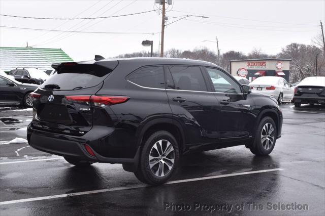 used 2021 Toyota Highlander Hybrid car, priced at $33,400