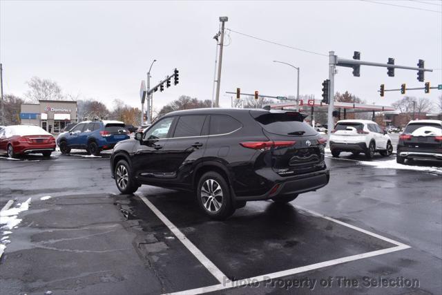 used 2021 Toyota Highlander Hybrid car, priced at $32,900