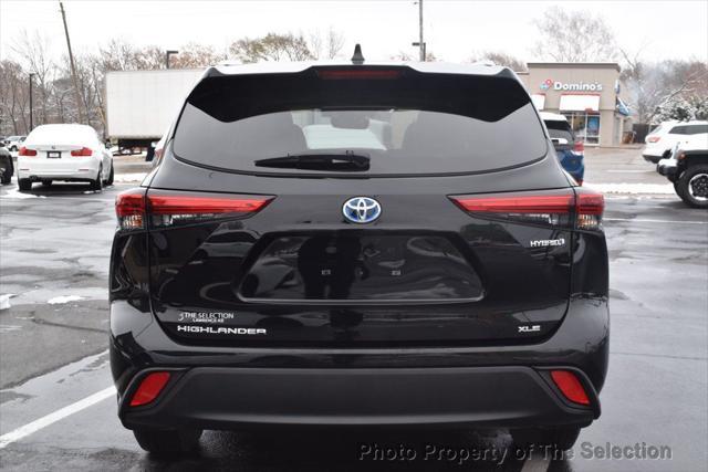 used 2021 Toyota Highlander Hybrid car, priced at $32,900