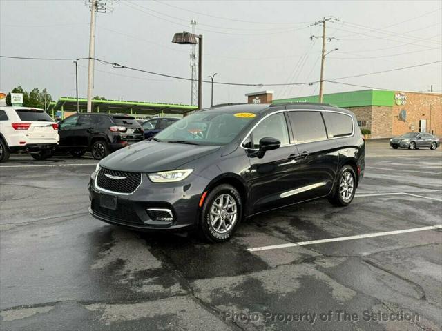 used 2021 Chrysler Pacifica car, priced at $21,900