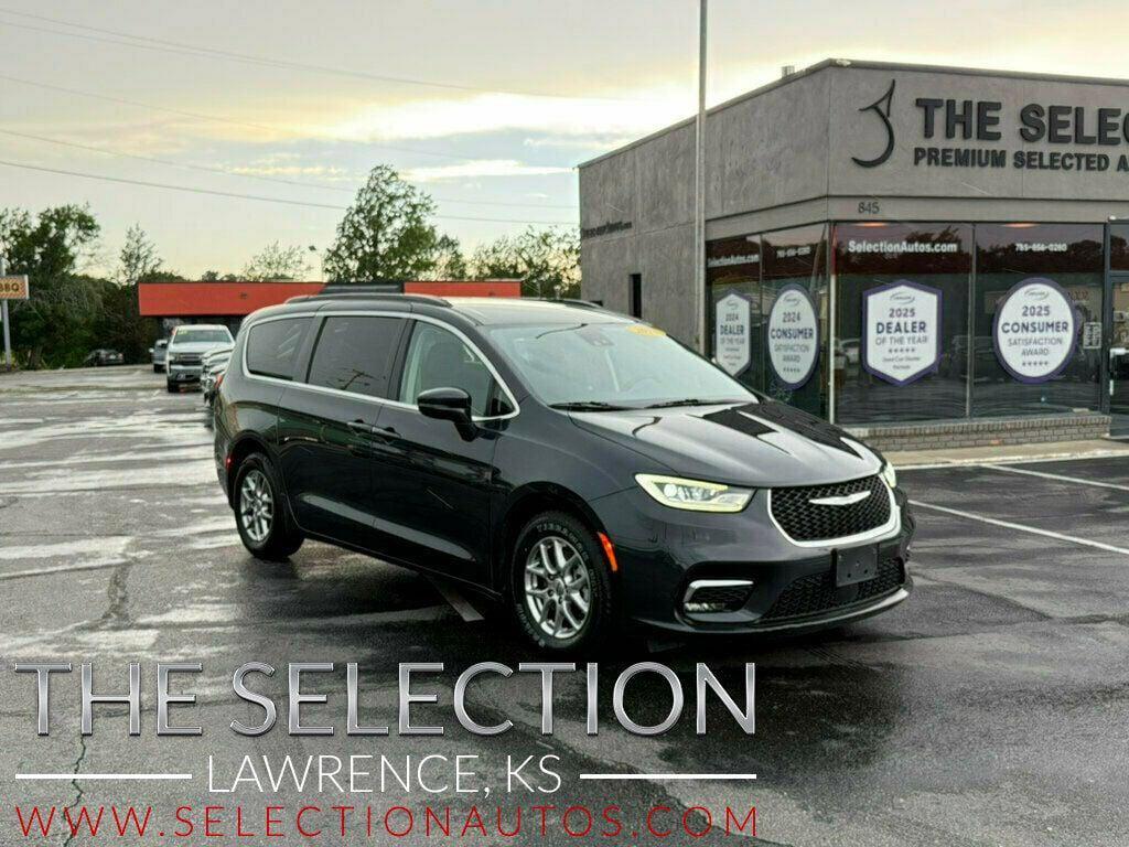 used 2021 Chrysler Pacifica car, priced at $20,900